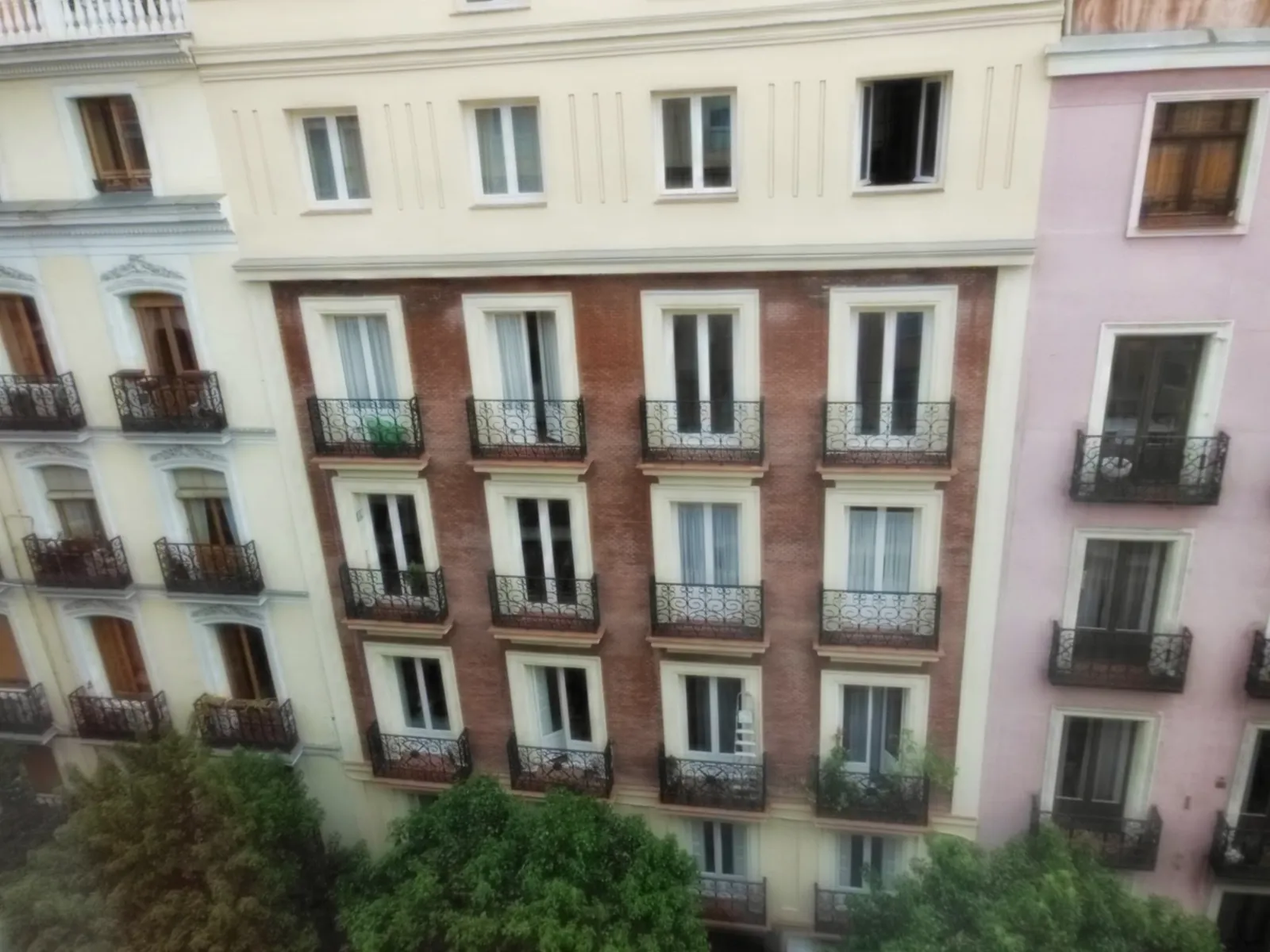 Fachada de viviendas en el centro de Madrid