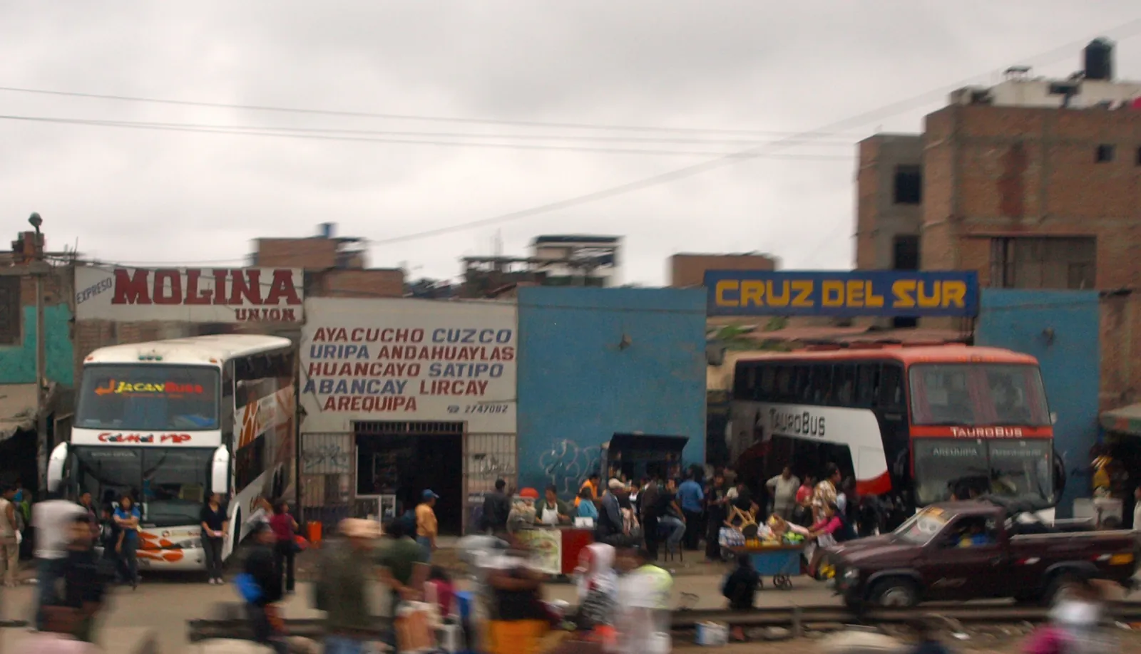Terminal de buses Cruz del Sur